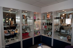 Eyeglass showcases